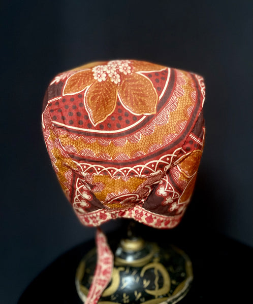 Antique Dutch Traditional Costume Block Print Chintz Child’s Bonnet: C19th Marken, Holland