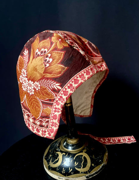 Antique Dutch Traditional Costume Block Print Chintz Child’s Bonnet: C19th Marken, Holland
