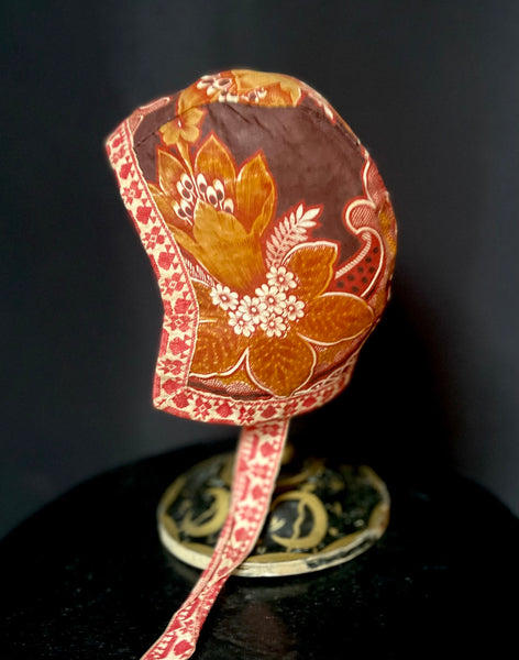 Antique Dutch Traditional Costume Block Print Chintz Child’s Bonnet: C19th Marken, Holland