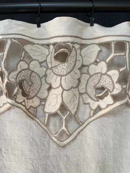 Long Art Deco Cutwork & Embroidered Linen Border: C1920 France