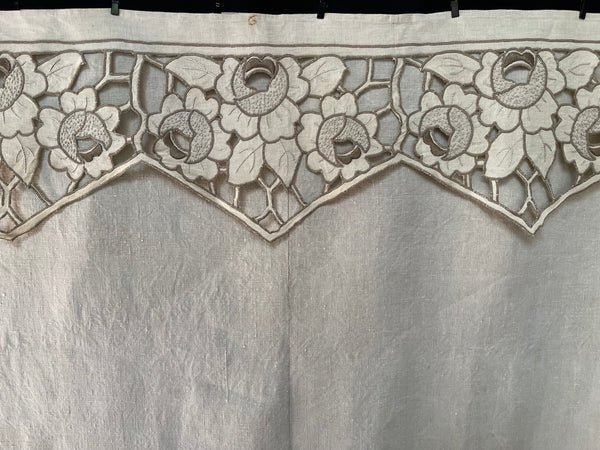 Long Art Deco Cutwork & Embroidered Linen Border: C1920 France