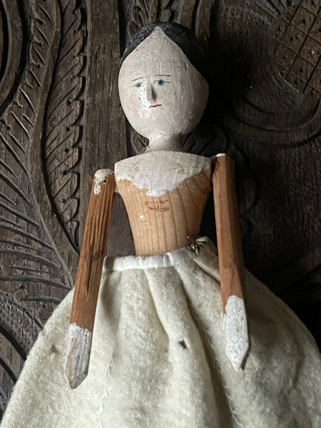 Antique Grodnertal Wooden Folk Art Peg Doll: C19th Germany