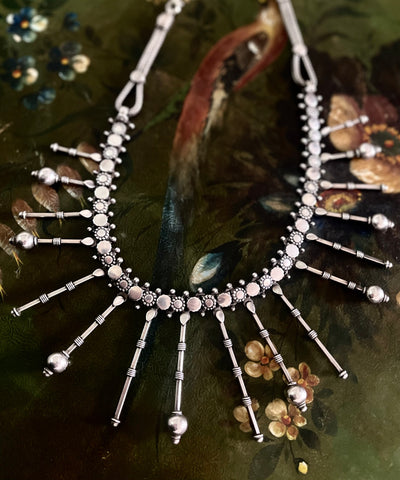 Stunning Vintage Handmade Silver Necklace: C20th India