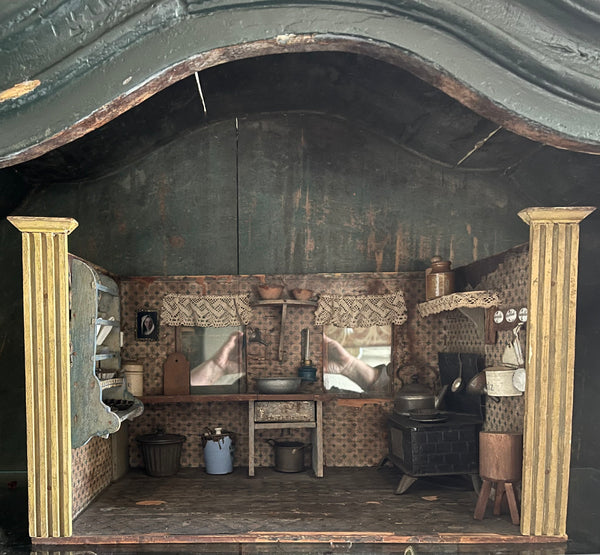 Antique German Folk Art Dolls House Box Kitchen Diarama: C18th Germany