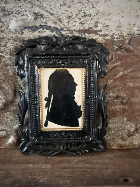 Antique Collectable Silhouette Portrait Cameo in Toleware Frame: C18th Britain