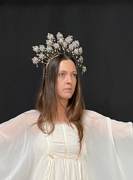 Traditional Ceremonial Headdress with Diamanté en Tremblant: C20th Indonisa