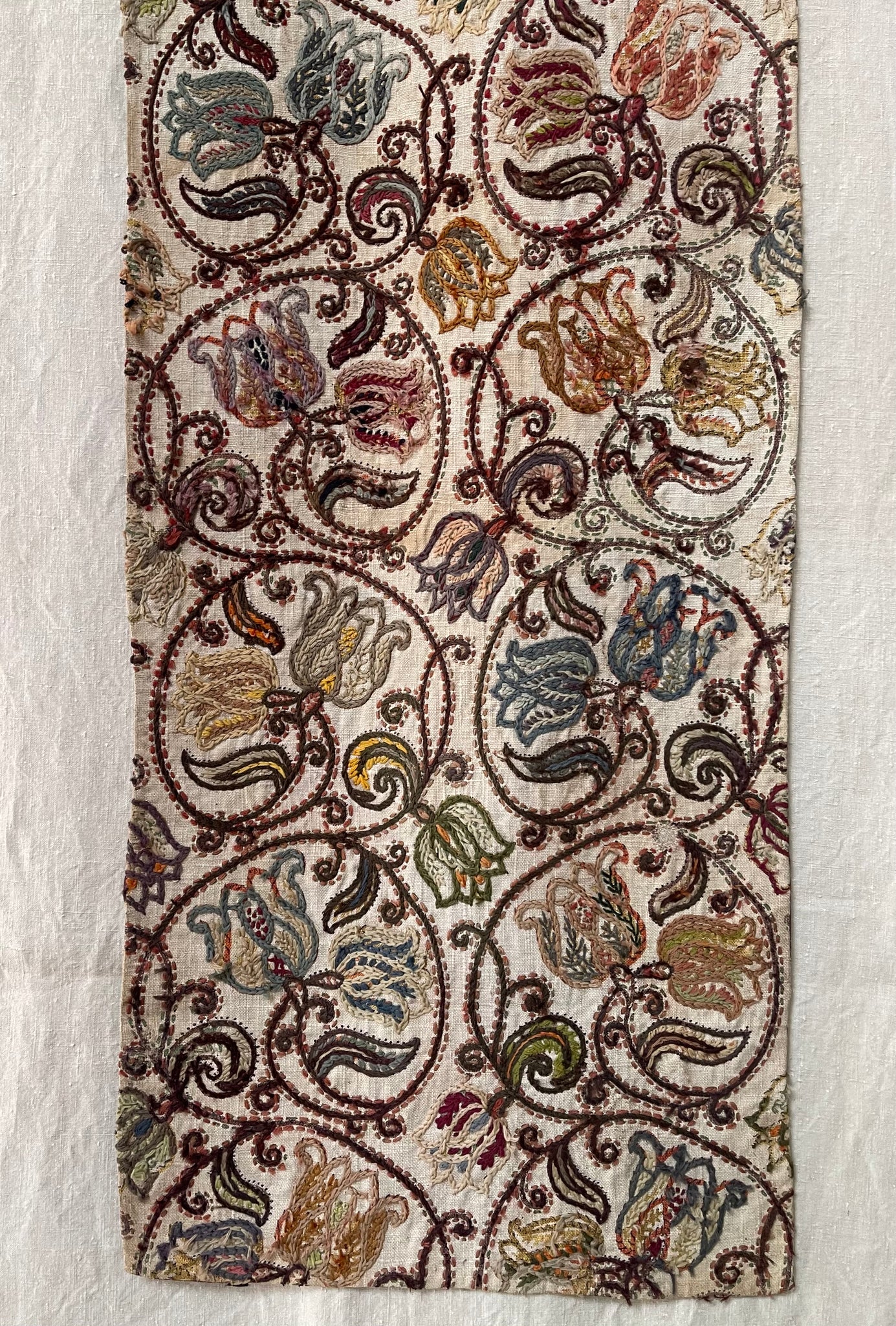 Antique Arts and Crafts Crewelwork Embroidery Jacobean Revival: C20th Europe