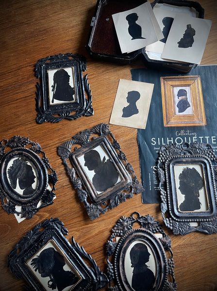 Antique Silhouette Portrait Cameo in Toleware Frame Collectable: C18th Britain