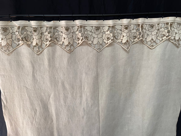 Long Art Deco Cutwork & Embroidered Linen Border: C1920 France