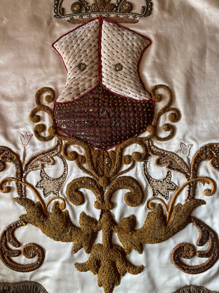 Antique Zardozi Embroidered & Stumpwork Heraldic Banner: C19th India