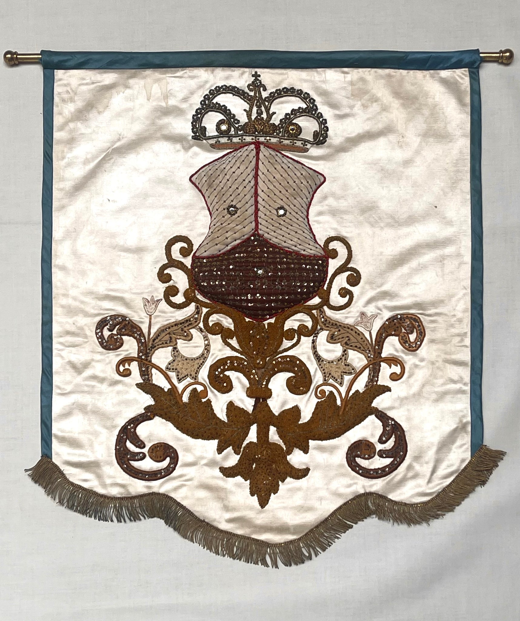 Antique Zardozi Embroidered & Stumpwork Heraldic Banner: C19th India