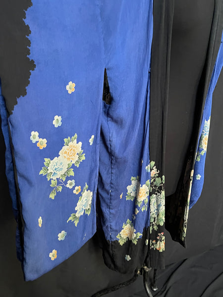 Reversible Hand Painted Silk Kimono with Flowers: C1920 Japan for export