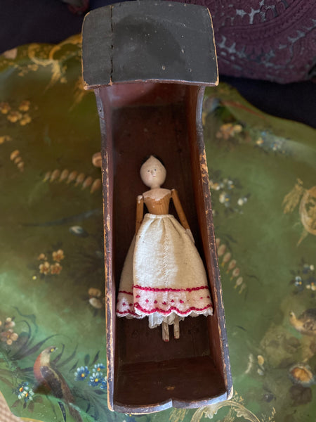 Antique Grodnertal Wooden Folk Art Peg Doll: C19th Germany