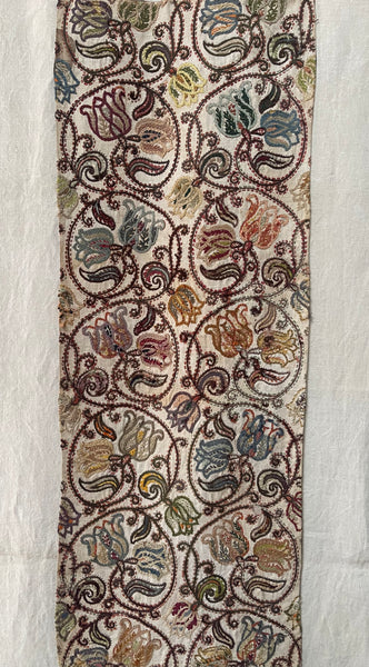 Antique Arts and Crafts Crewelwork Embroidery Jacobean Revival: C20th Europe