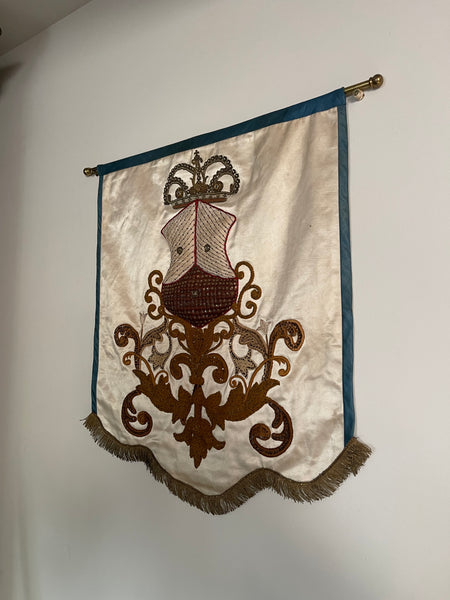 Antique Zardozi Embroidered & Stumpwork Heraldic Banner: C19th India