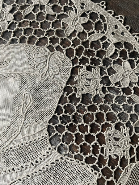 Antique Figurative Bobbin Lace Roundels Kings France: Late C18th Early C19th, Italy