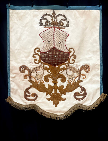 Antique Zardozi Embroidered & Stumpwork Heraldic Banner: C19th India