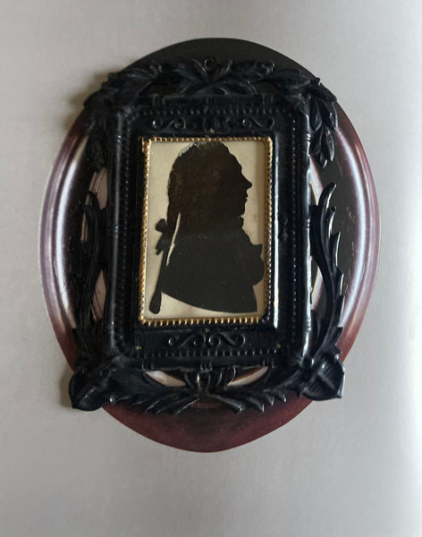 Antique Collectable Silhouette Portrait Cameo in Toleware Frame: C18th Britain