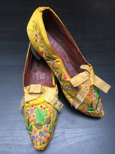 cantonese yelliw embroiderd silk womans shoes C19th