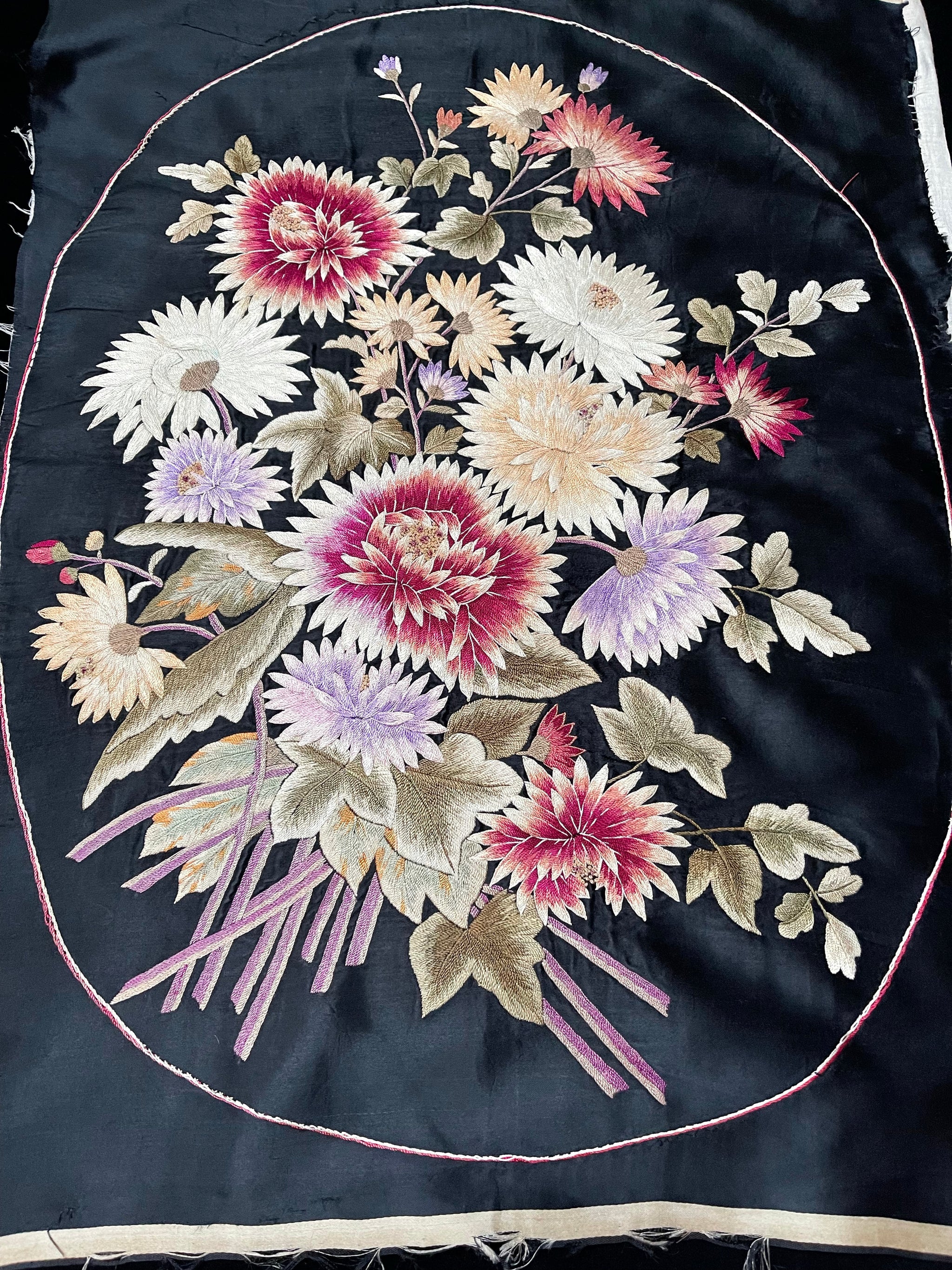 Kimonoseide, 267 cm x37 cm, silk, yuzen technique, flower roundel, iris, antique, deals deep purple, DIY, material, partly. Gold Embroidery - Collector's Item