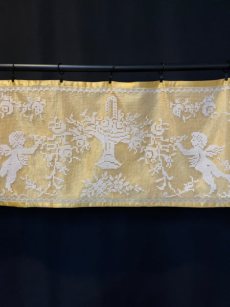 Filet Lace Panel Wallhanging Cherubs Basket of Flowers : C19th France