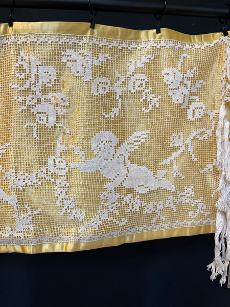 Filet Lace Panel Wallhanging Cherubs Basket of Flowers : C19th France