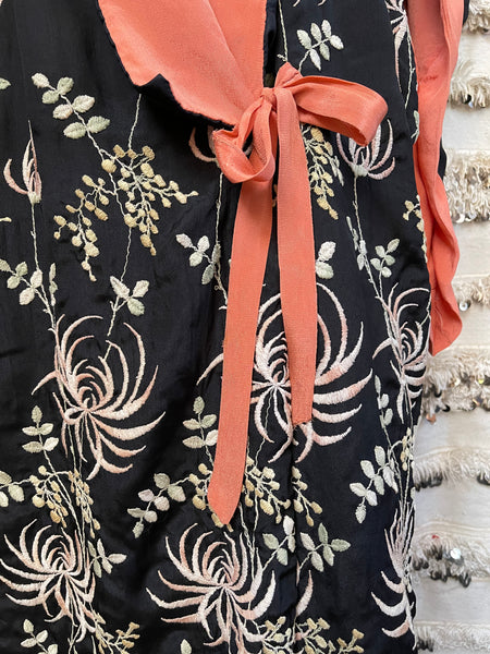 Silk Embroidered Kimono Jacket Robe : C1920 Europe